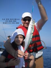 이색체험 외국인 가족낚시 삼치, 고등어, 방어 낚시체험 강원도 가을 여행지 추천 속초 양양 배낚시 시즌 사진